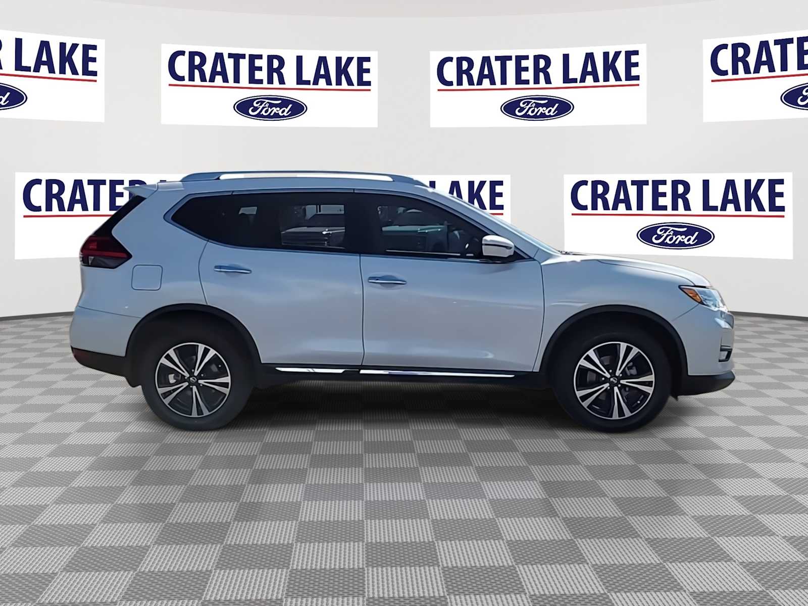 Thumbnail: 2017 Nissan Rogue - 9