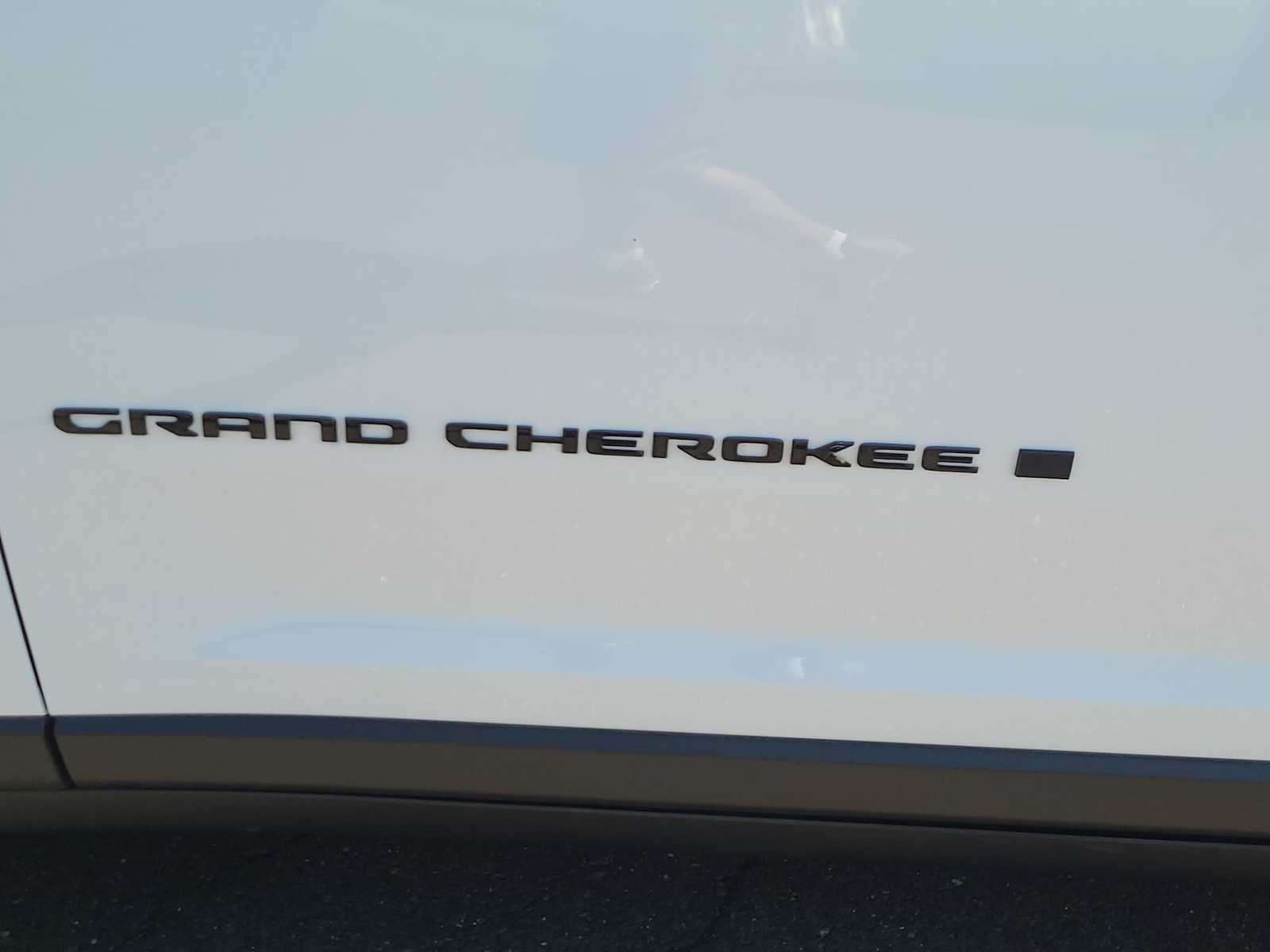 Thumbnail: 2025 Jeep Grand Cherokee - 15