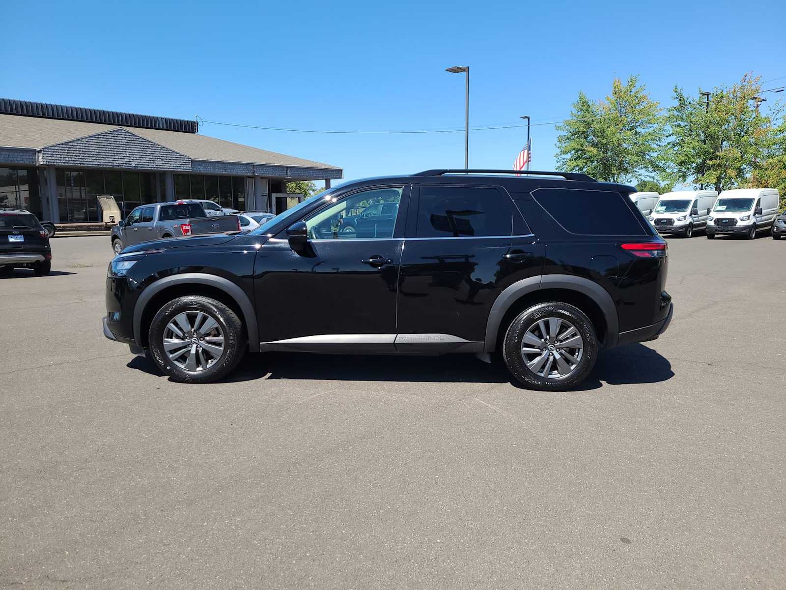 Thumbnail: 2024 Nissan Pathfinder - 11