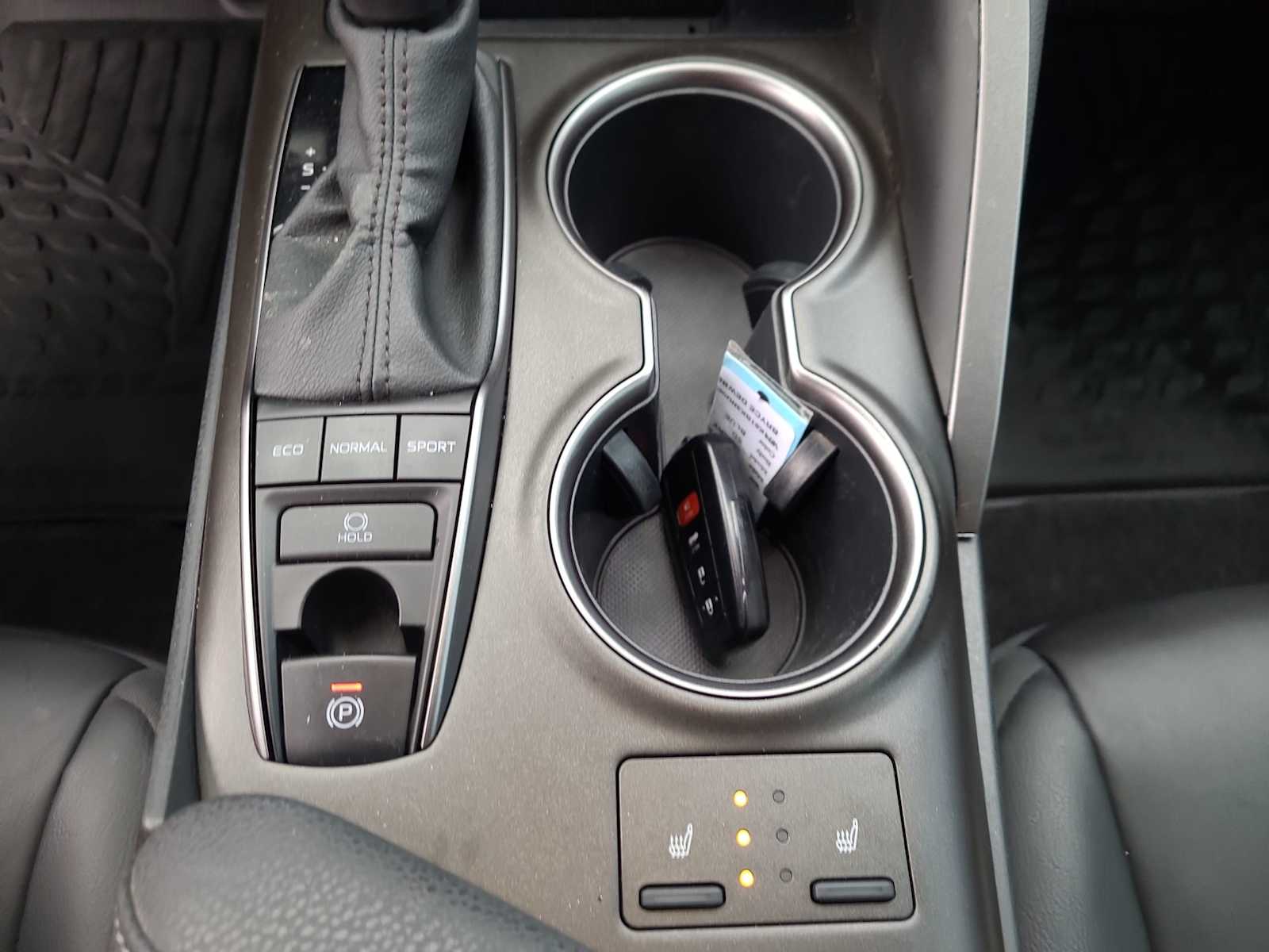 Thumbnail: 2022 Toyota Camry - 25