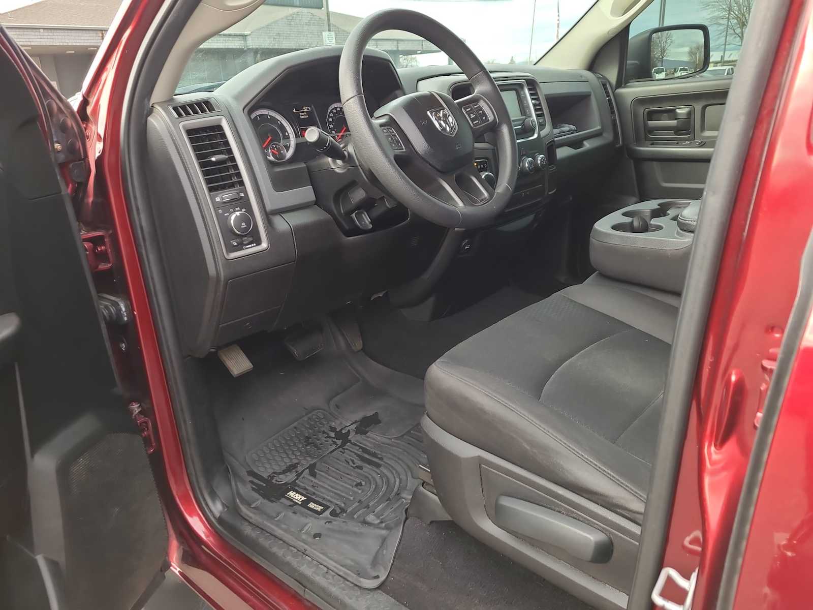 Thumbnail: 2019 RAM 1500 Classic - 10