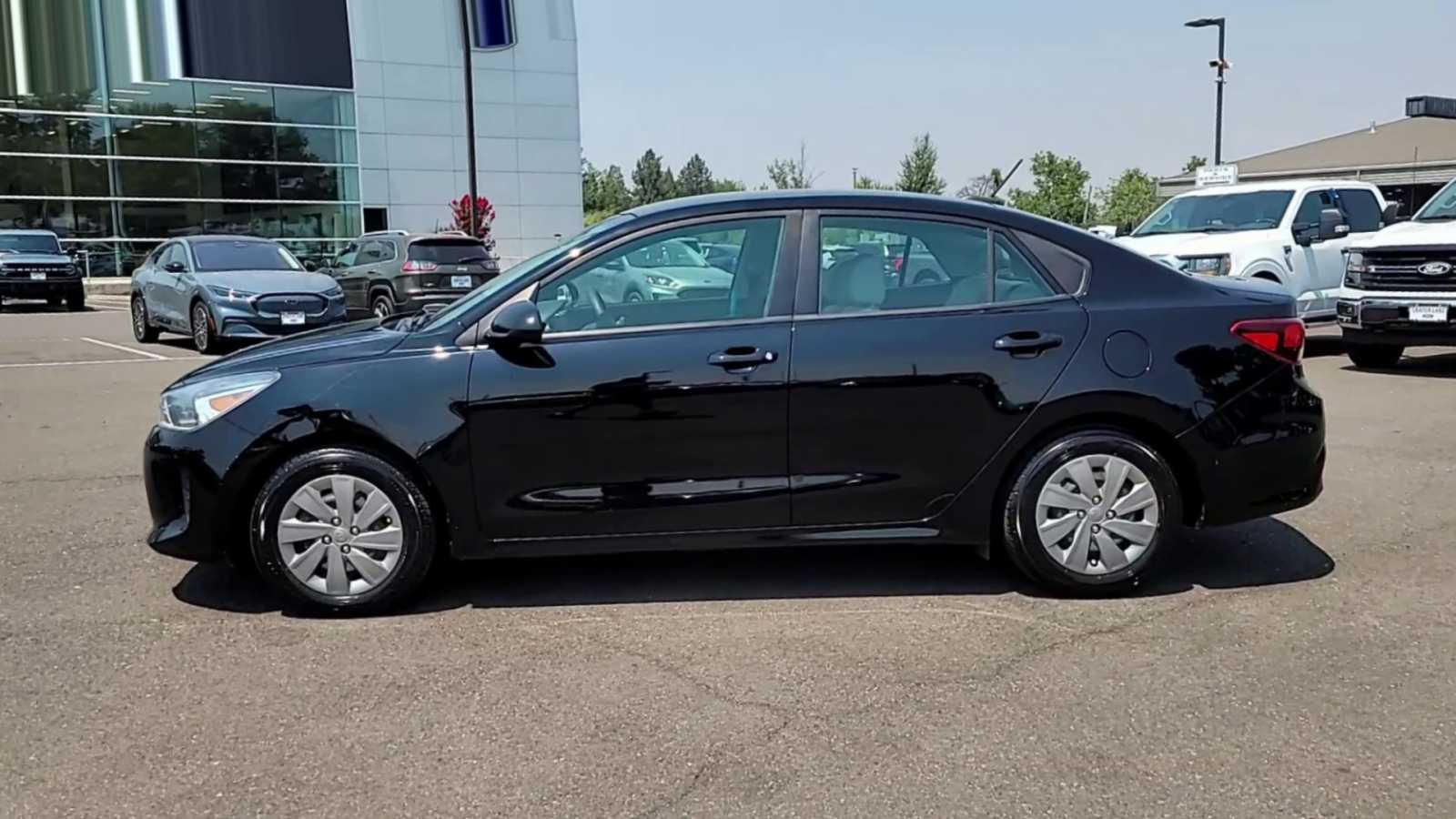 Thumbnail: 2020 Kia Rio - 5