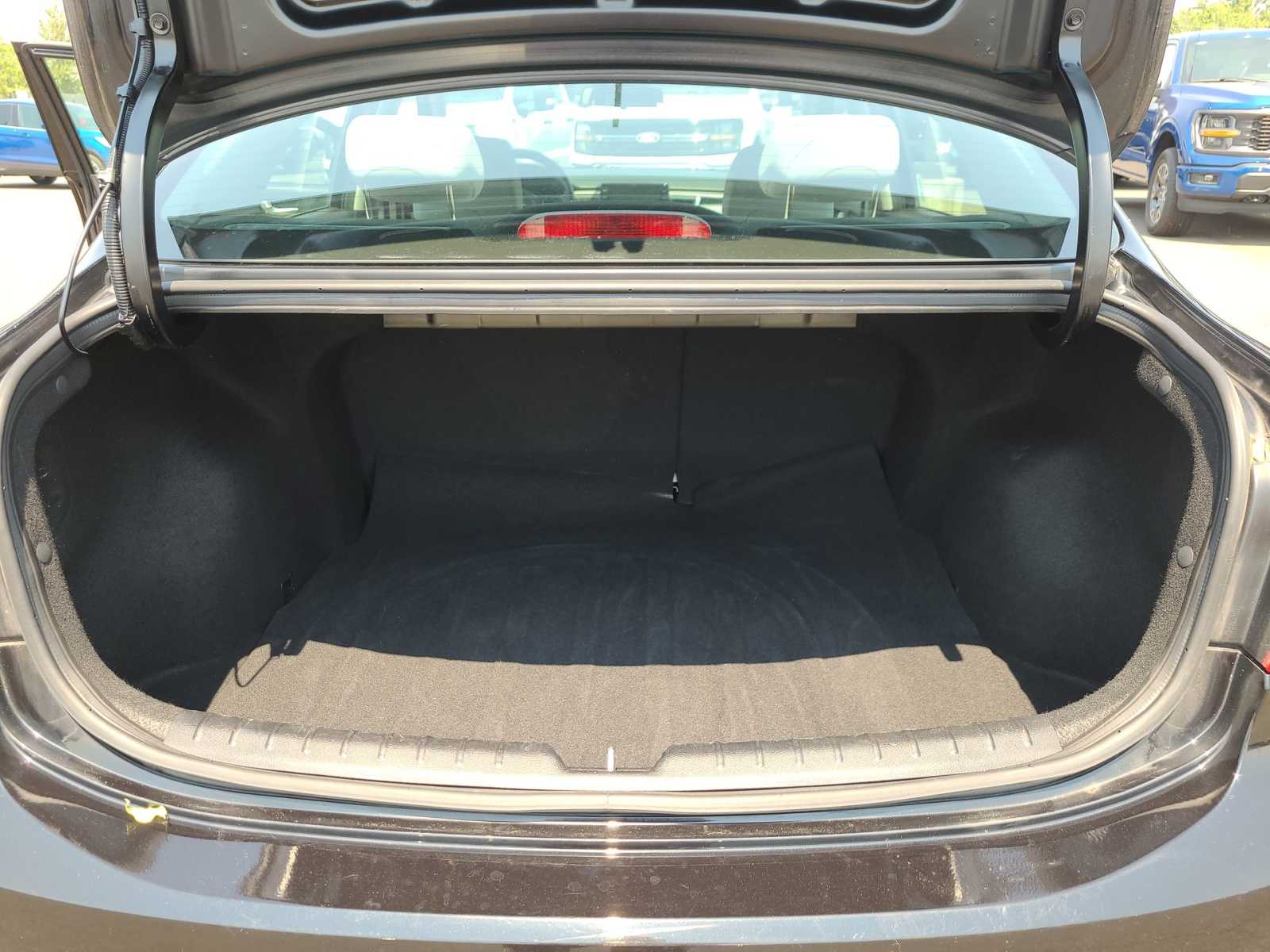 Thumbnail: 2020 Kia Rio - 27