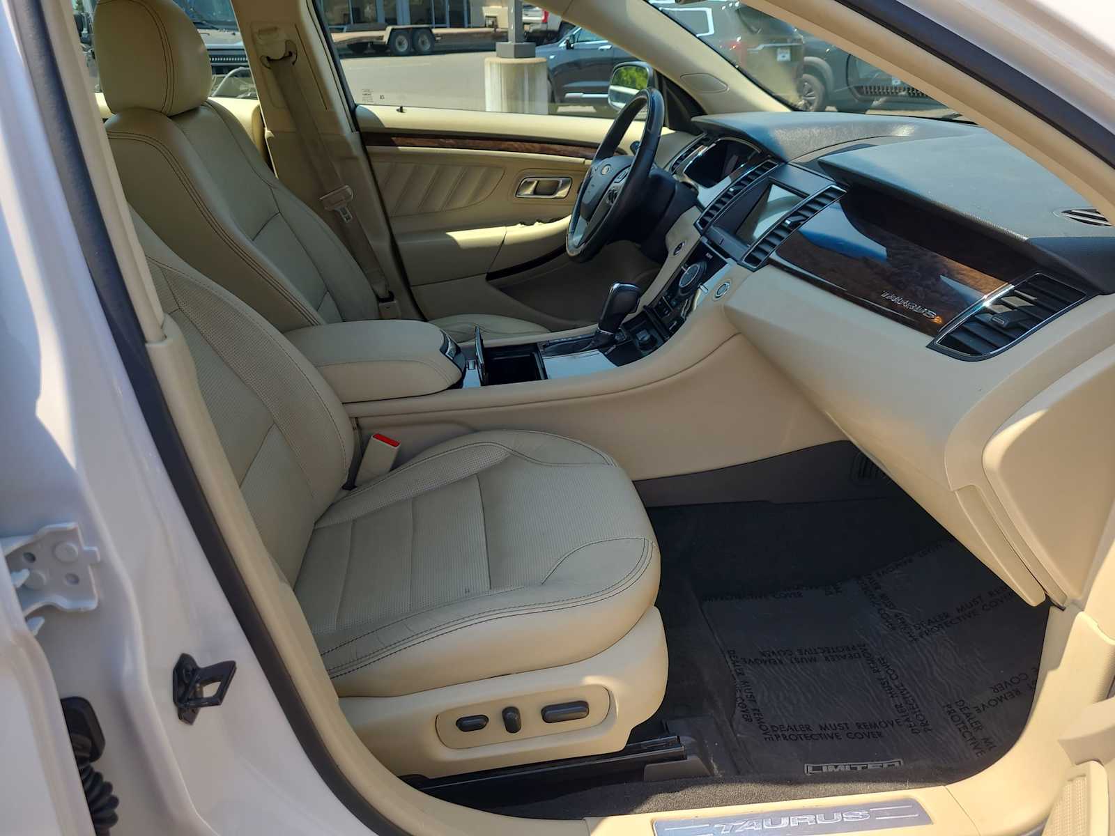 Thumbnail: 2018 Ford Taurus - 22