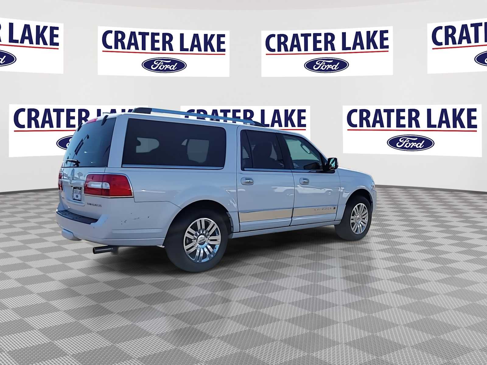 Thumbnail: 2011 Lincoln Navigator L - 8