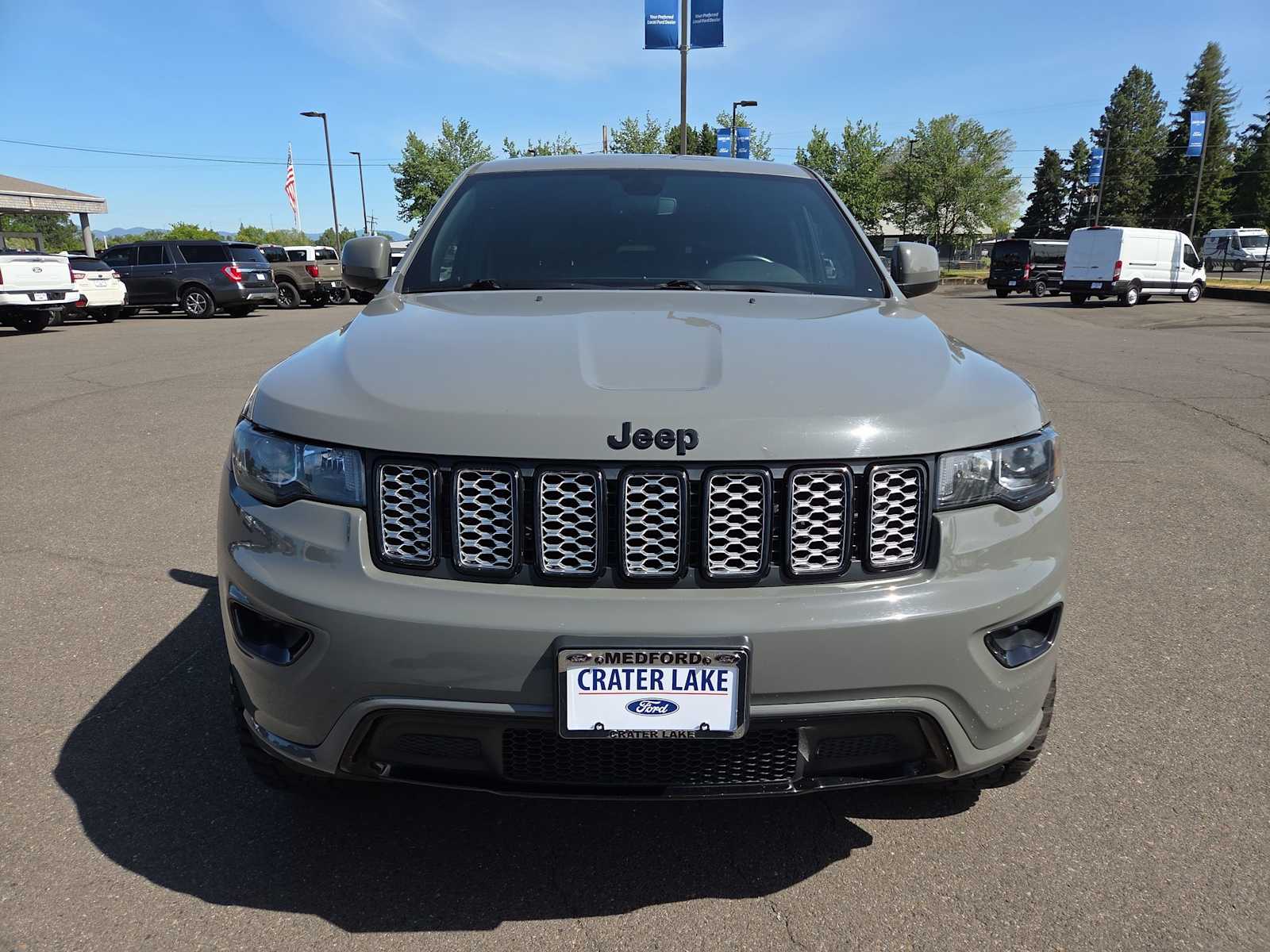 Thumbnail: 2019 Jeep Grand Cherokee - 14