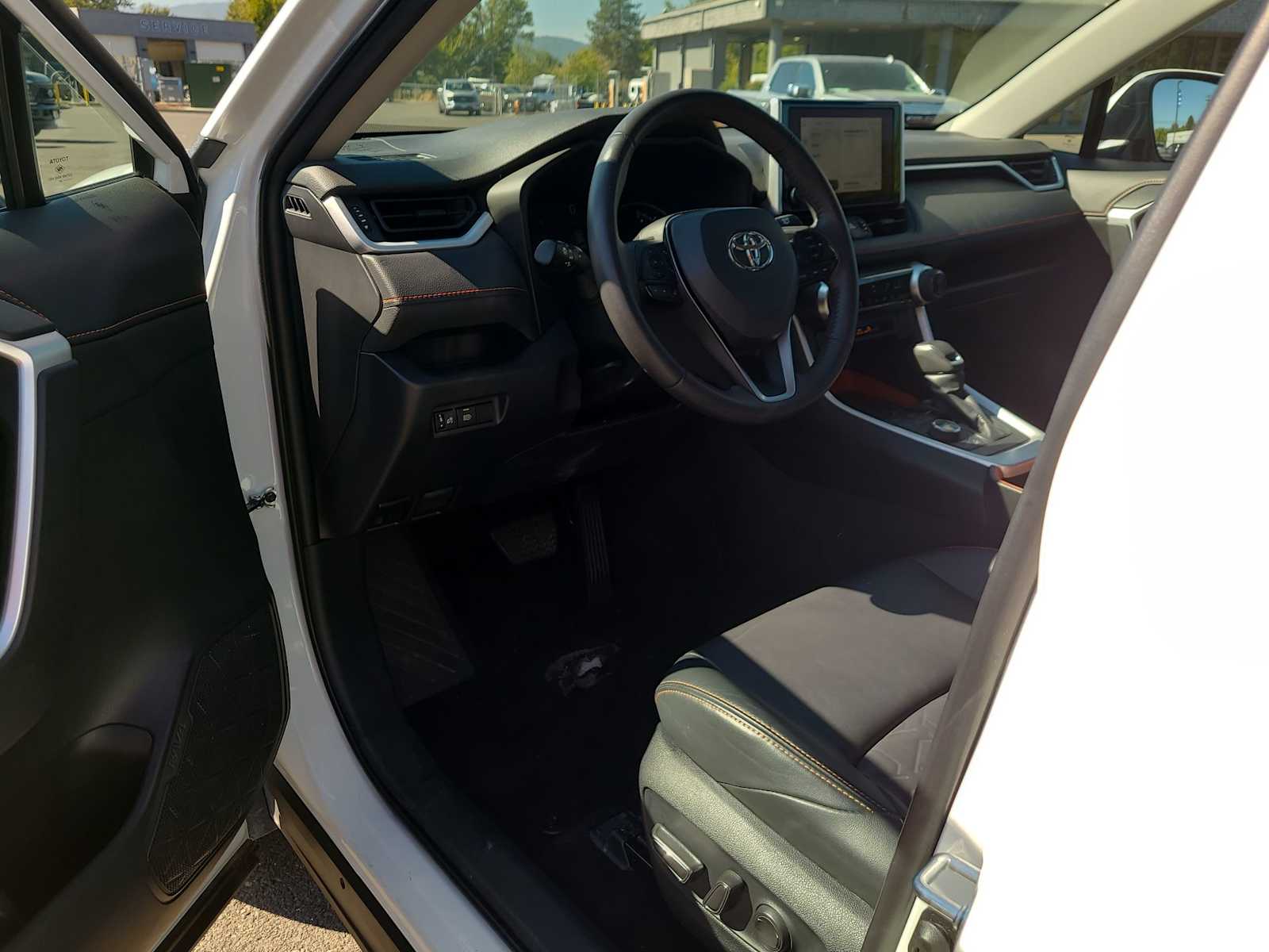 Thumbnail: 2024 Toyota RAV4 - 10