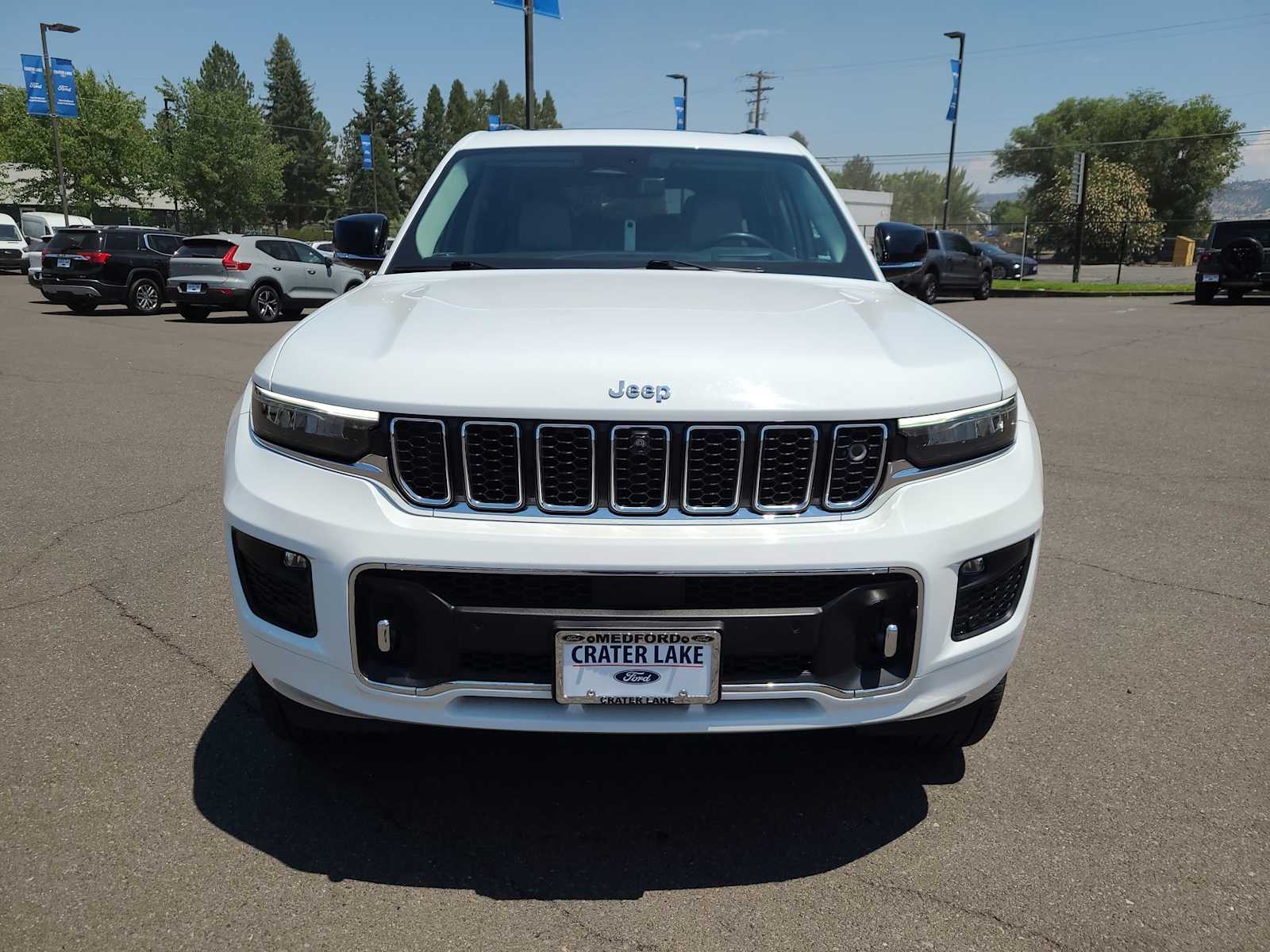 2022 Jeep Grand Cherokee Overland 14
