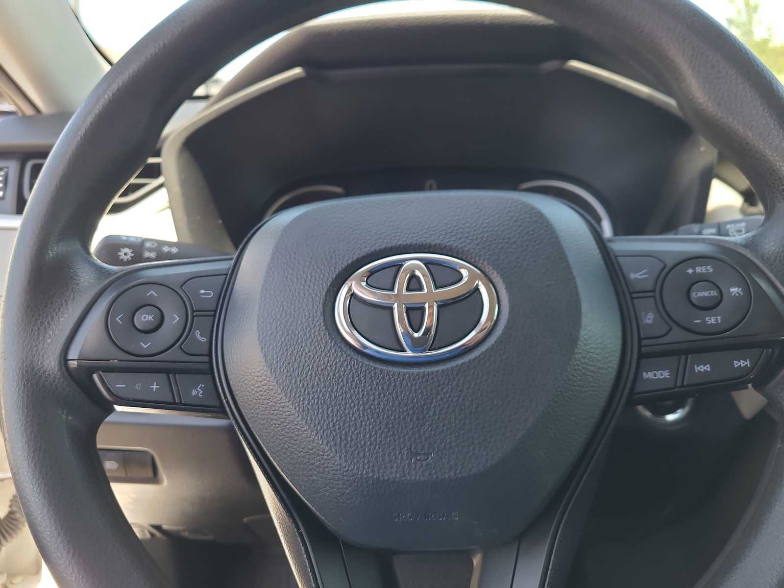 Thumbnail: 2023 Toyota RAV4 - 23
