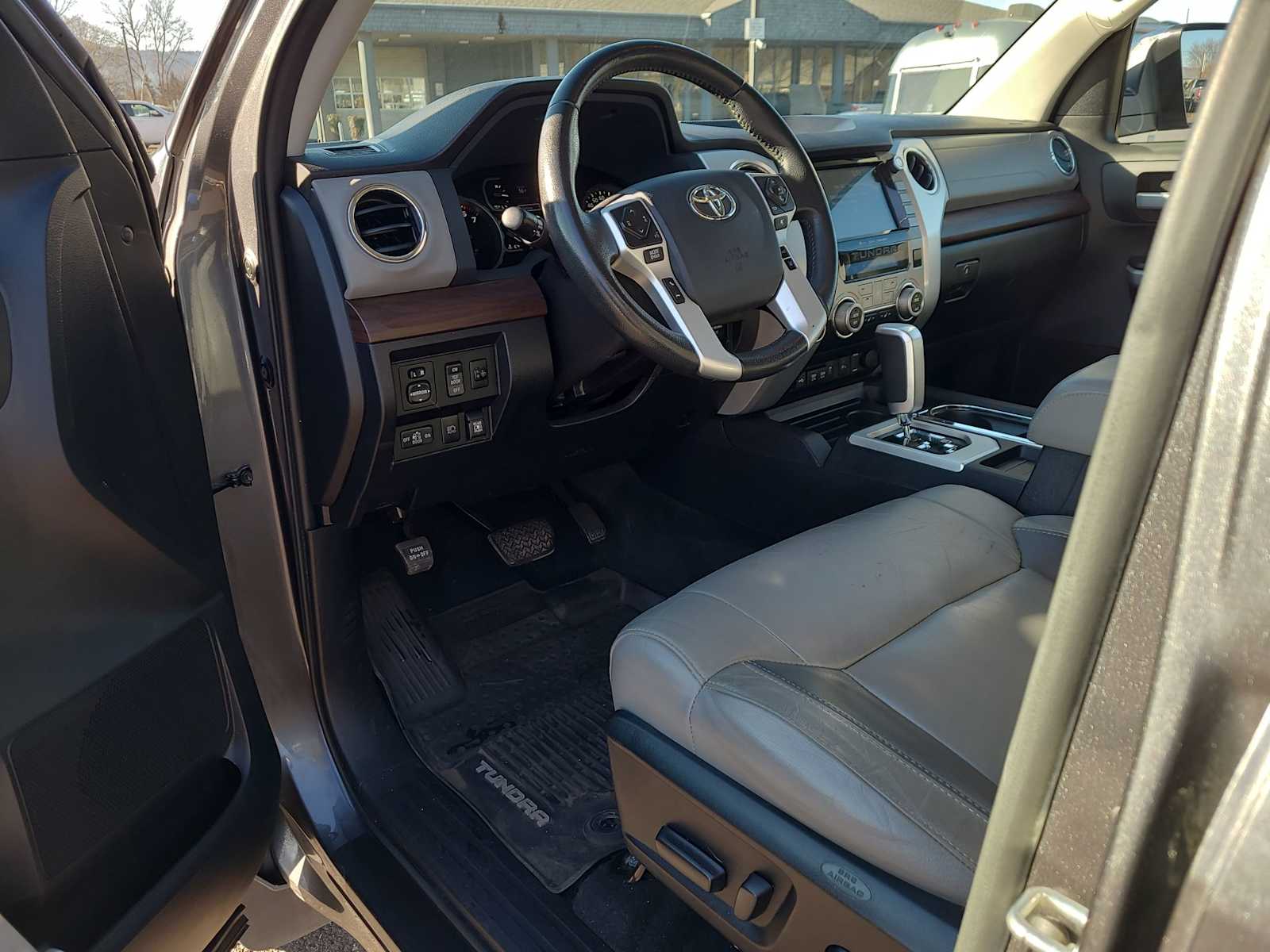 Thumbnail: 2020 Toyota Tundra - 10