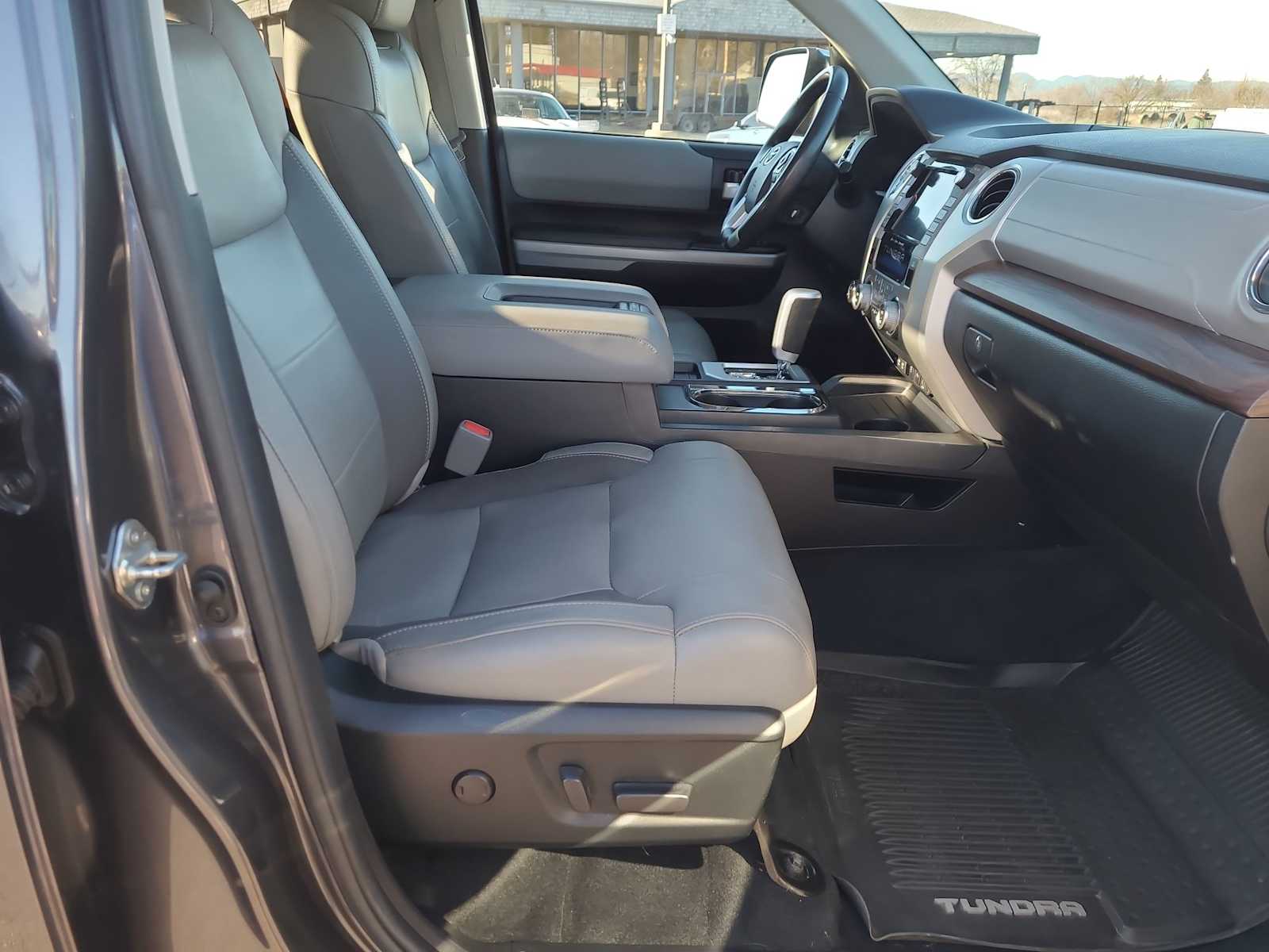 Thumbnail: 2020 Toyota Tundra - 22