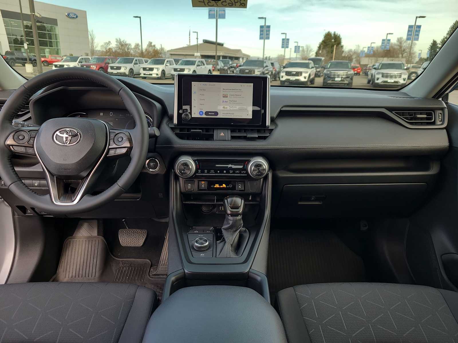 Thumbnail: 2025 Toyota RAV4 - 18