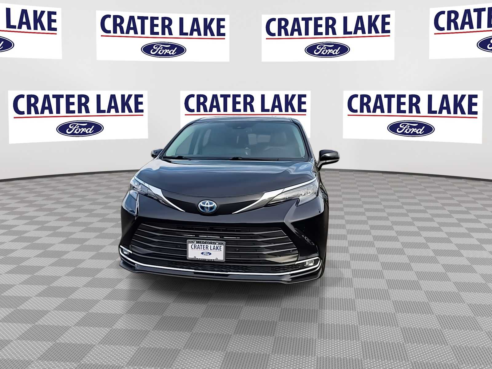 Thumbnail: 2024 Toyota Sienna - 3