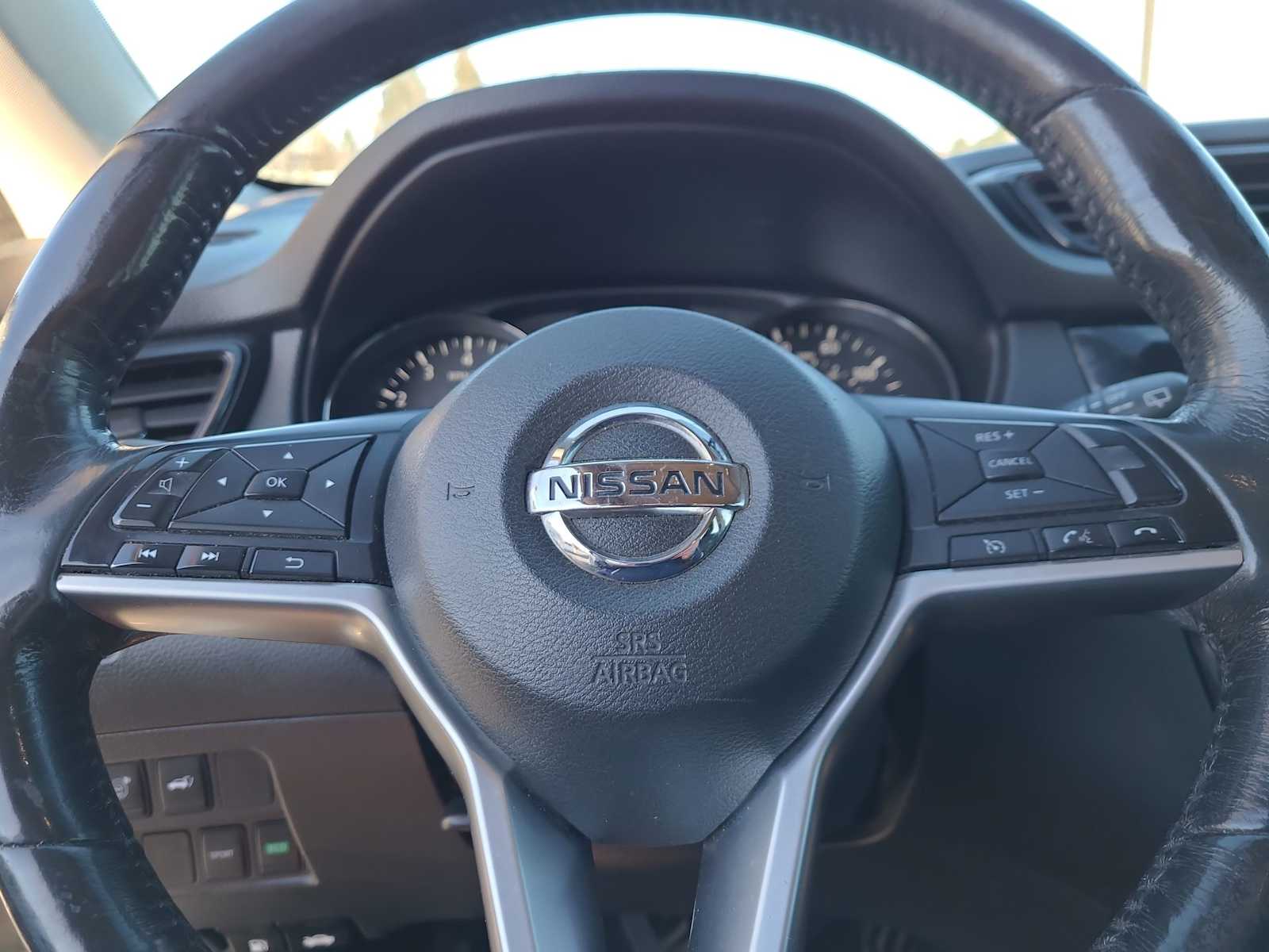 Thumbnail: 2017 Nissan Rogue - 23