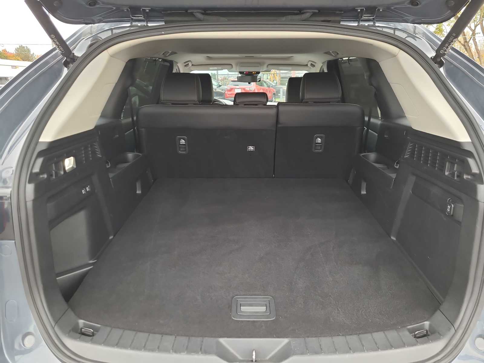 Thumbnail: 2025 Mazda CX-70 - 27