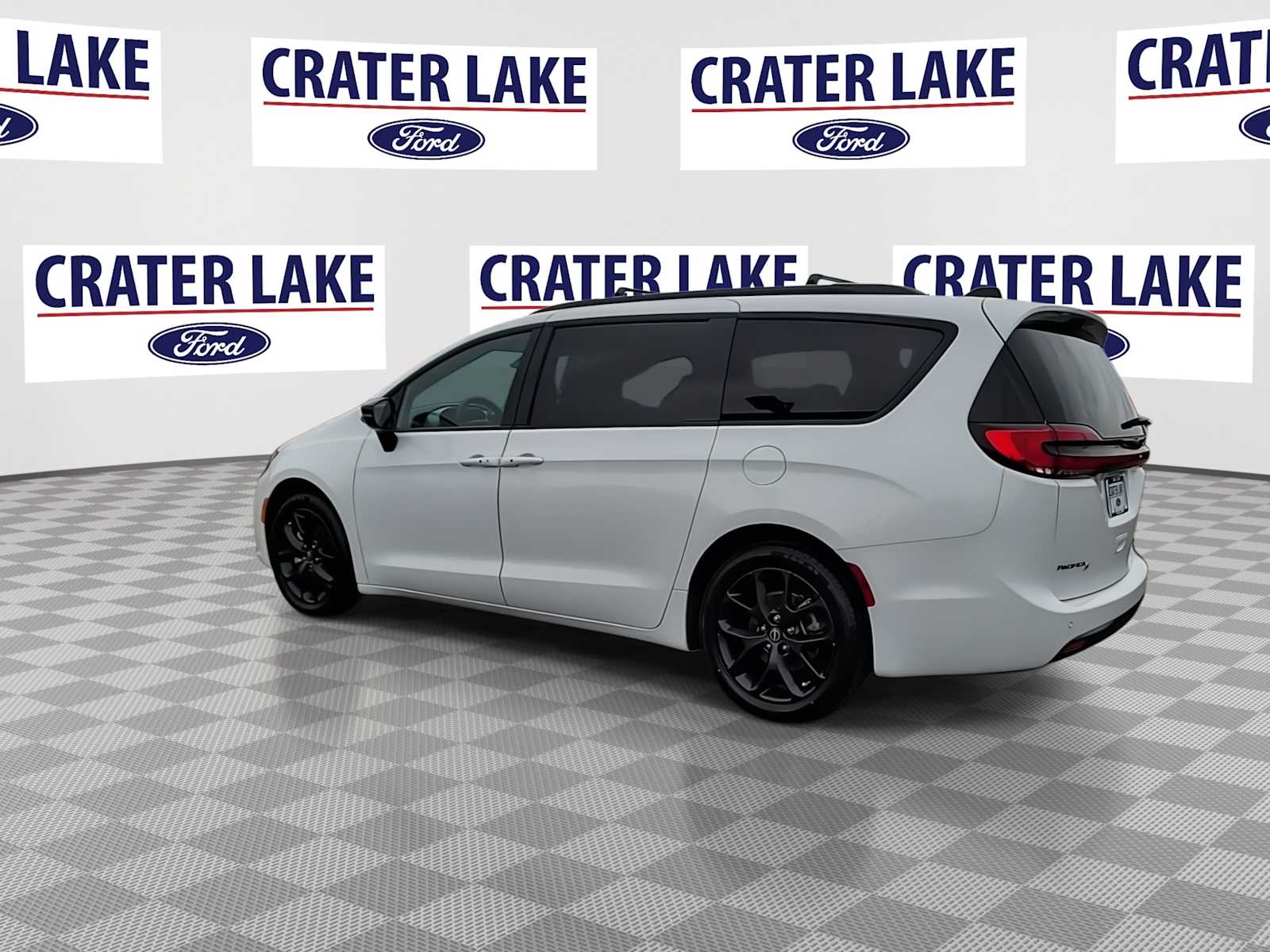 Thumbnail: 2025 Chrysler Pacifica - 6