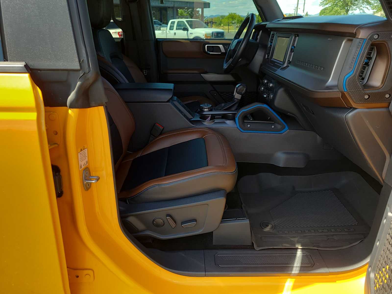 Thumbnail: 2022 Ford Bronco - 22