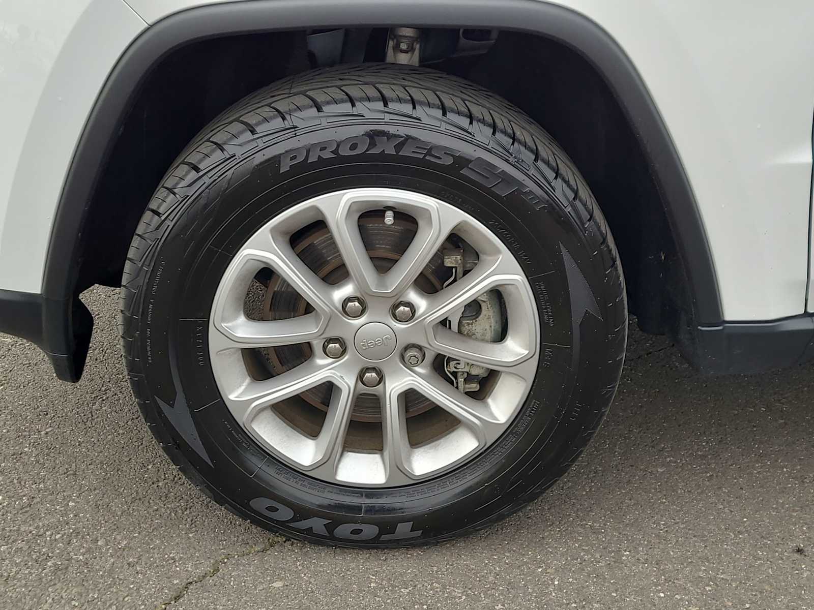 Thumbnail: 2022 Jeep Grand Cherokee - 16