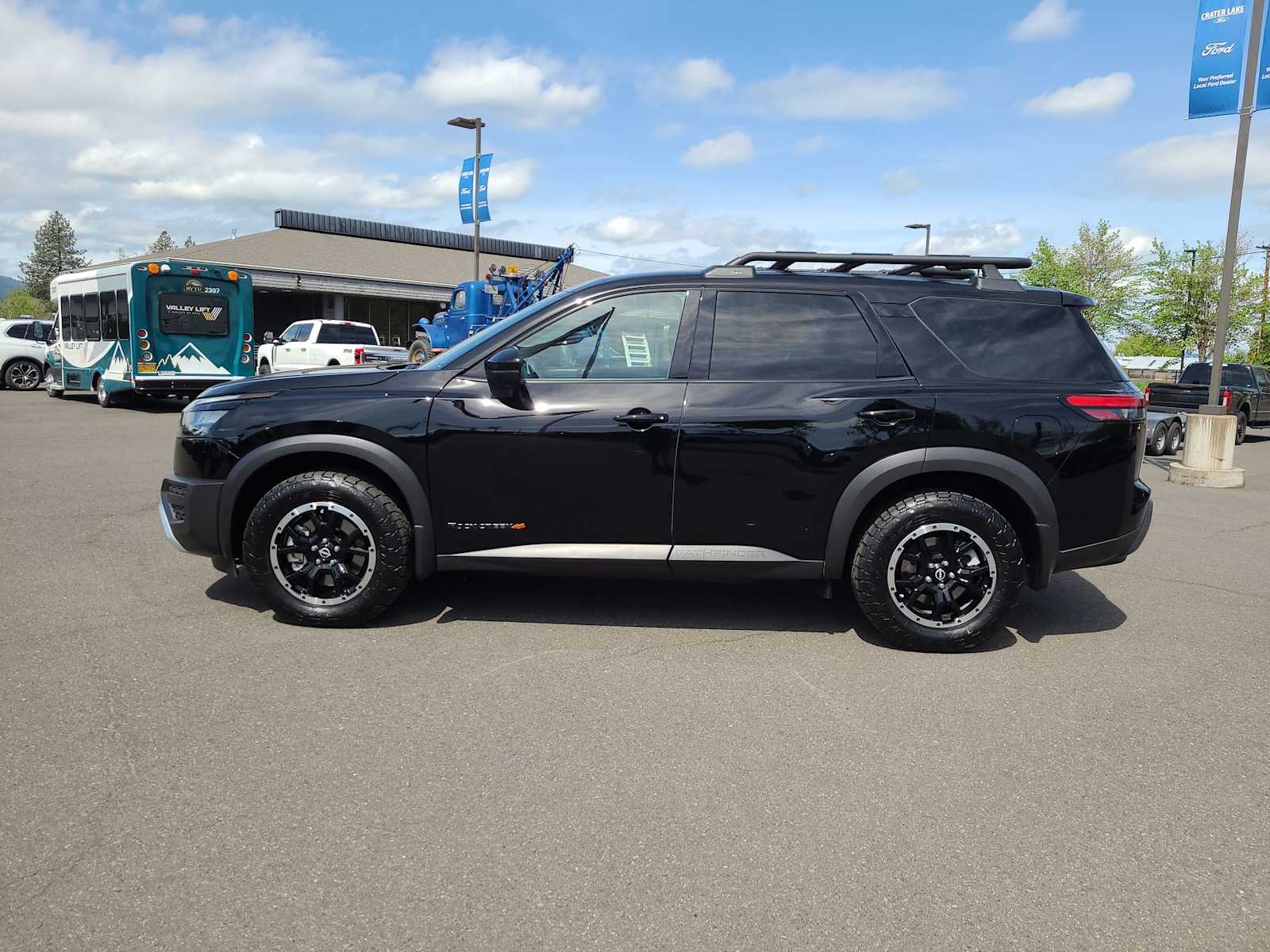 Thumbnail: 2025 Nissan Pathfinder - 11