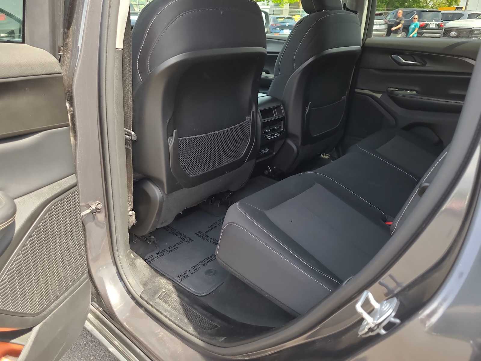 Thumbnail: 2023 Jeep Grand Cherokee - 20