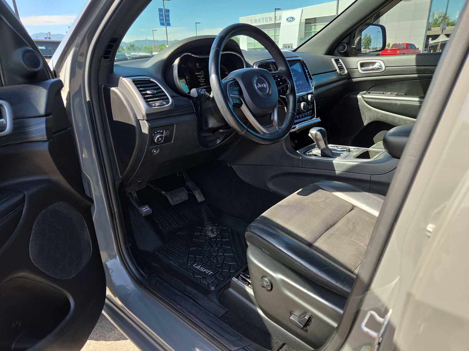 Thumbnail: 2019 Jeep Grand Cherokee - 10
