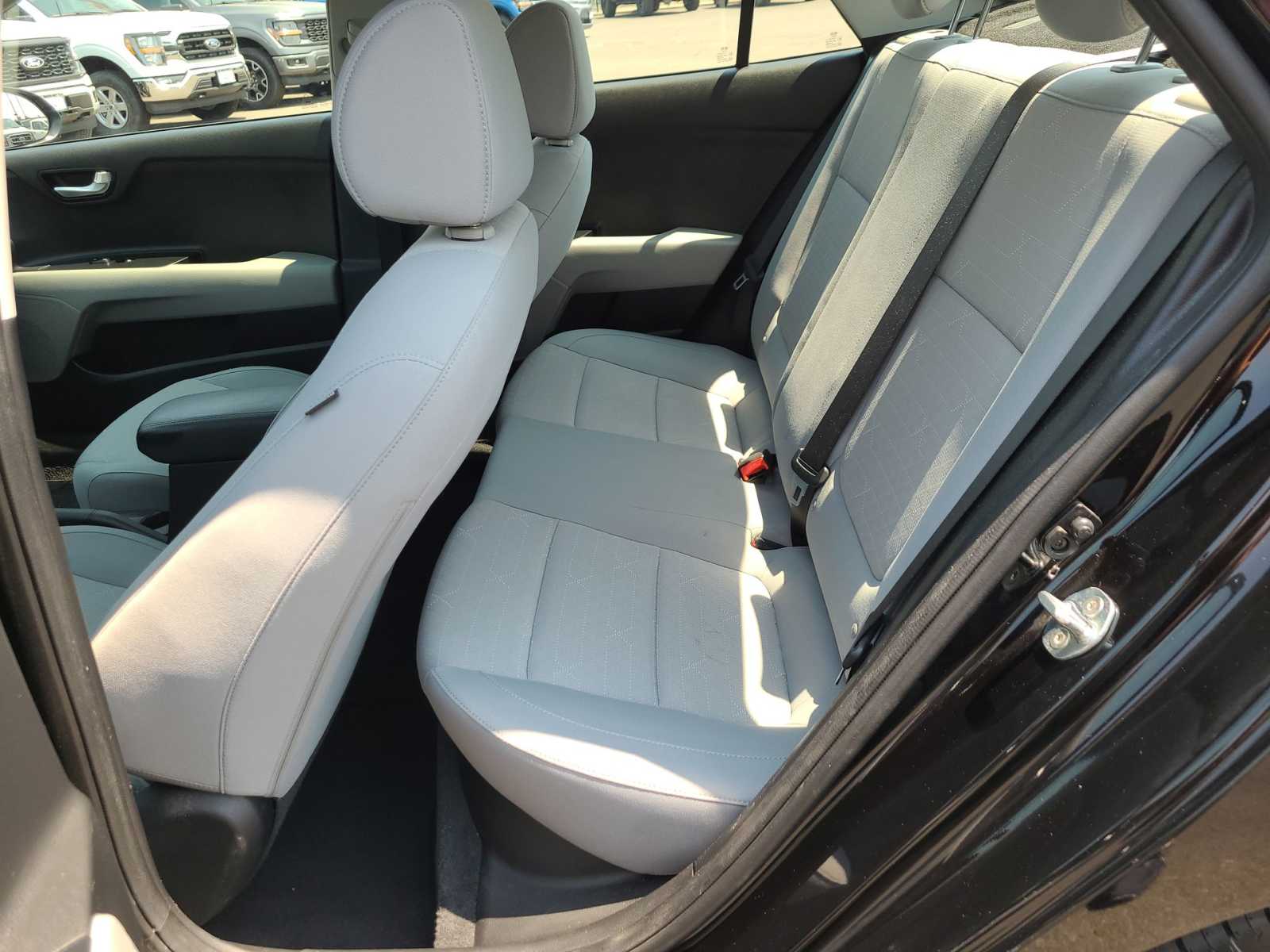 Thumbnail: 2020 Kia Rio - 21