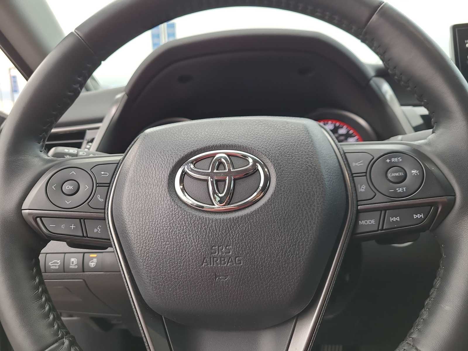 Thumbnail: 2022 Toyota Camry - 23