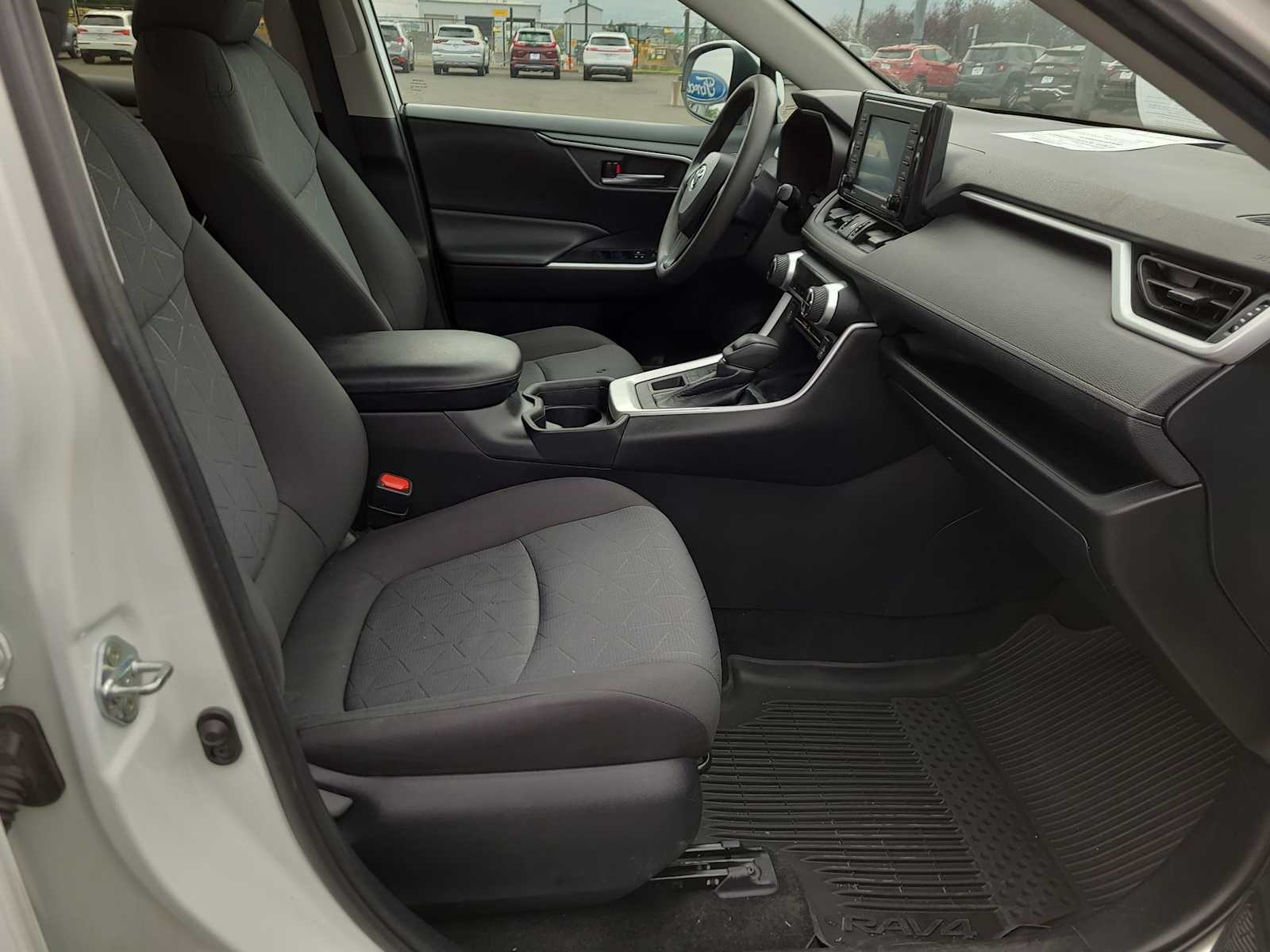 Thumbnail: 2020 Toyota RAV4 - 22