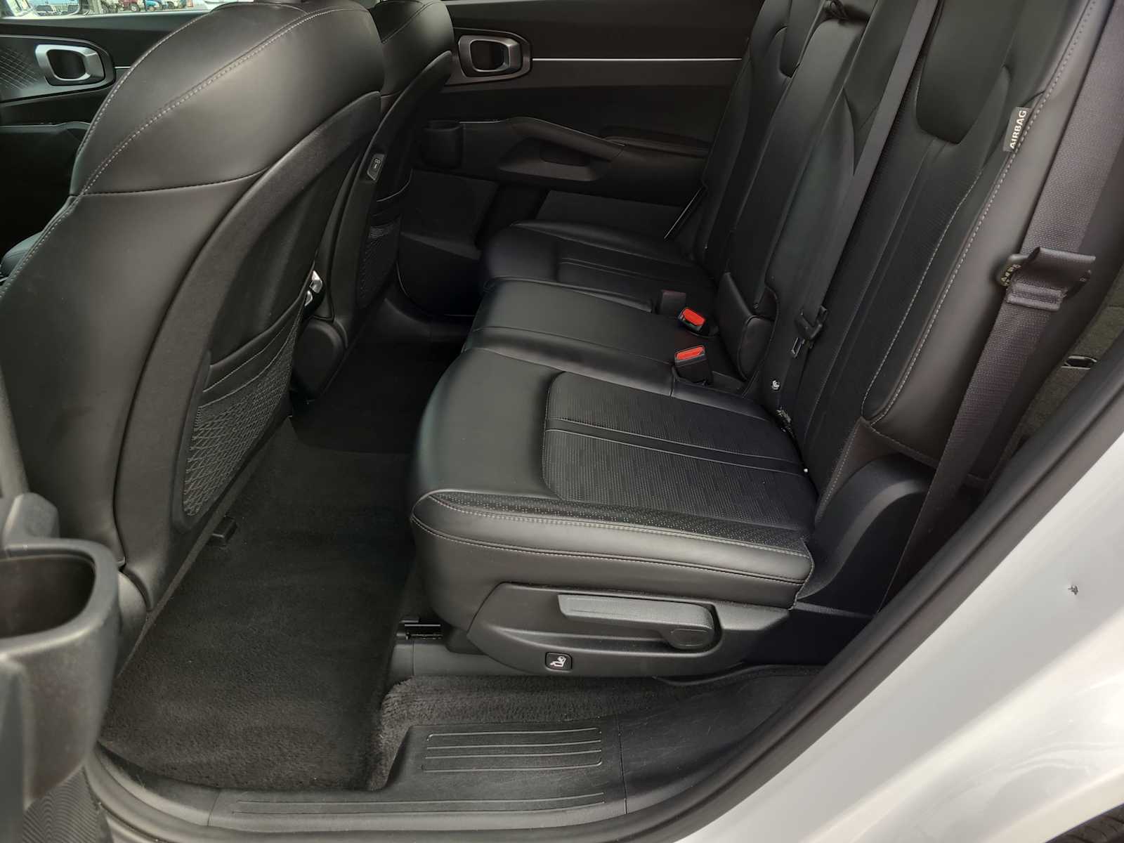 Thumbnail: 2024 Kia Sorento - 21