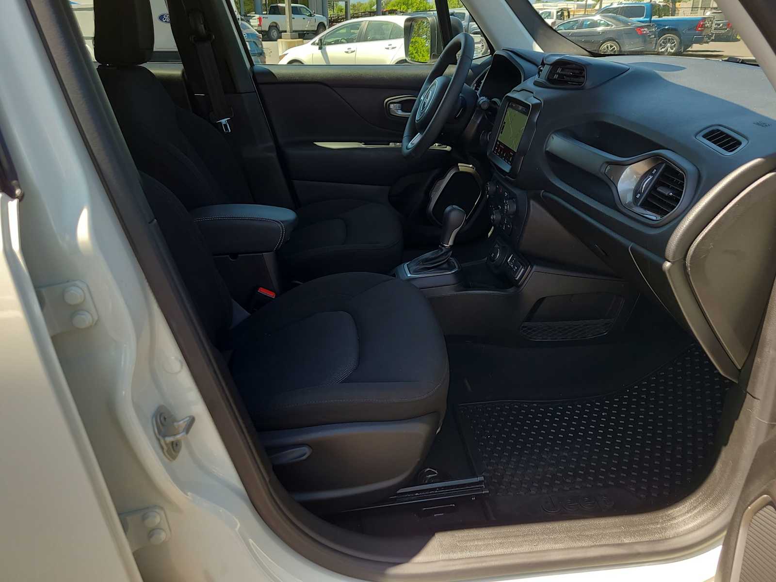 2023 Jeep Renegade Latitude 22