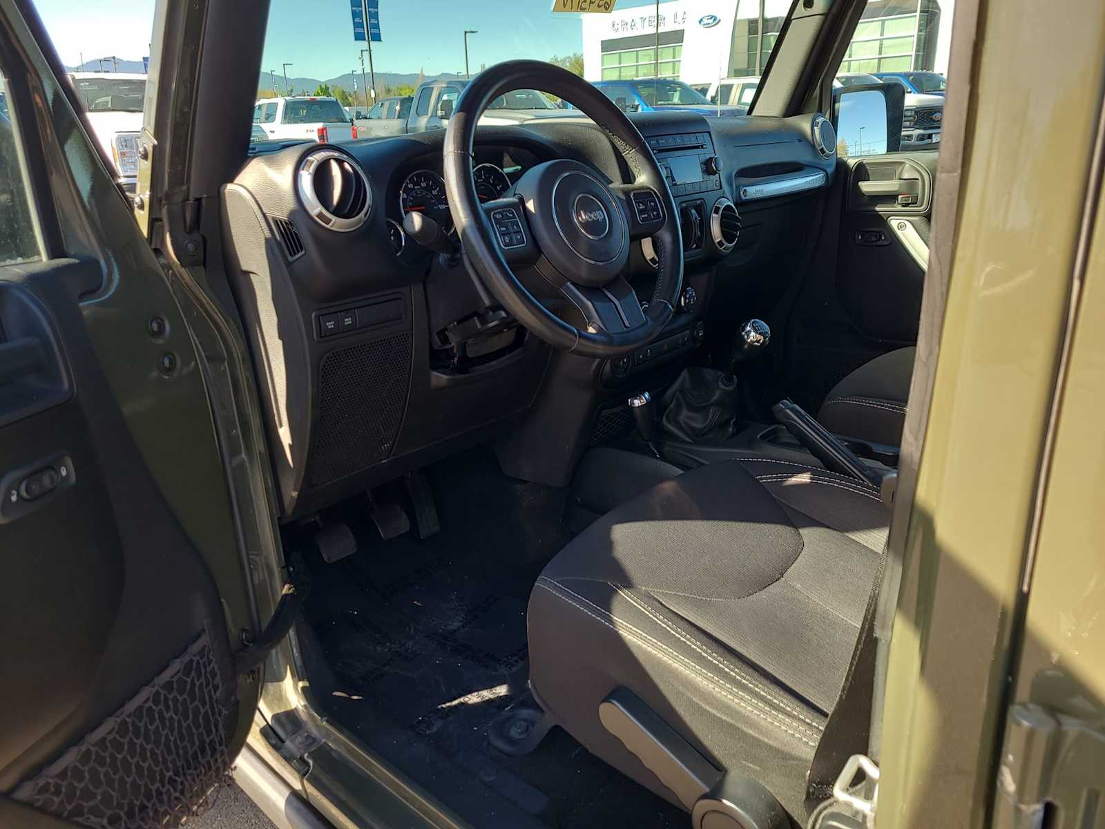 Thumbnail: 2015 Jeep Wrangler - 10