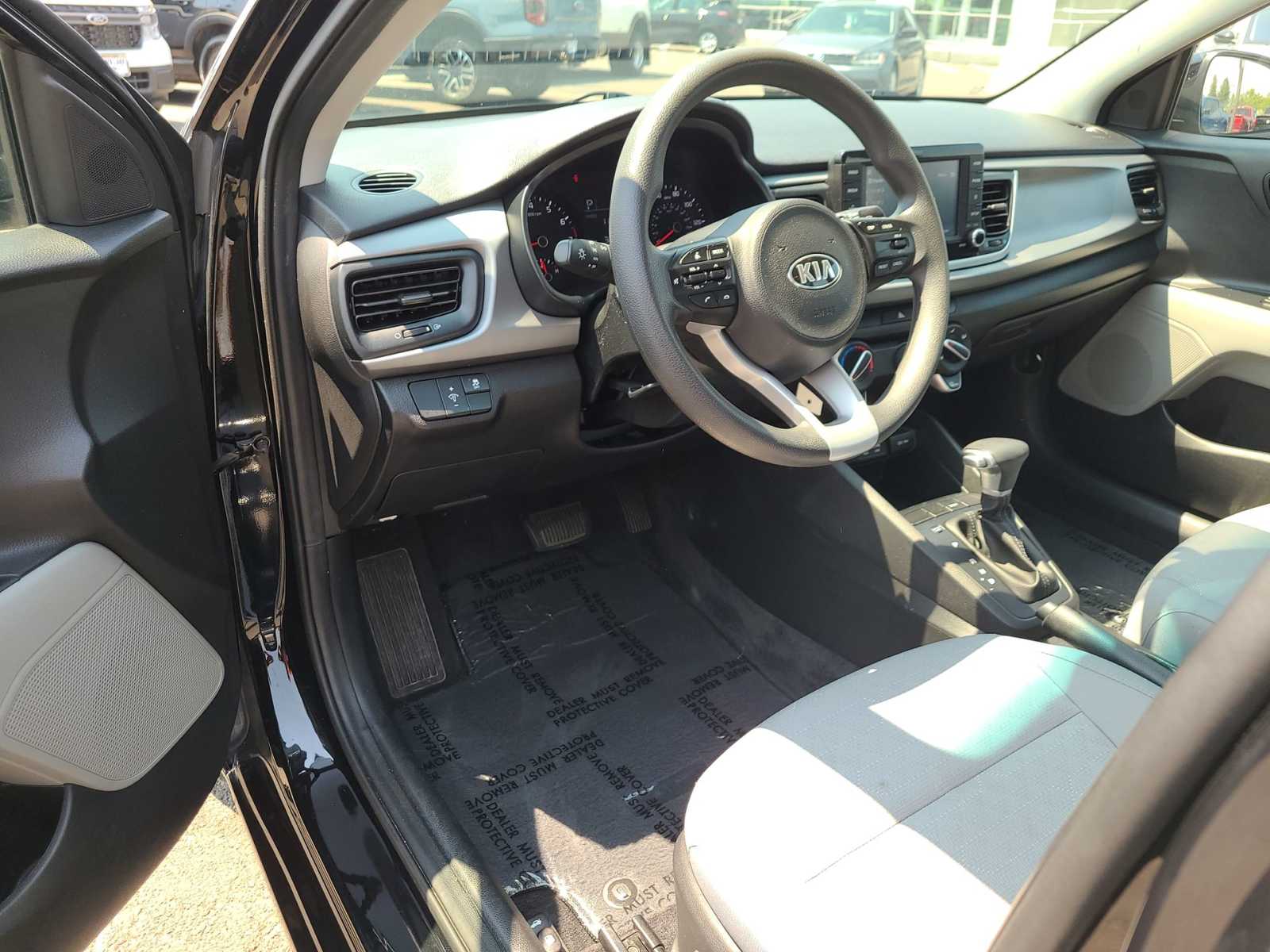 Thumbnail: 2020 Kia Rio - 10