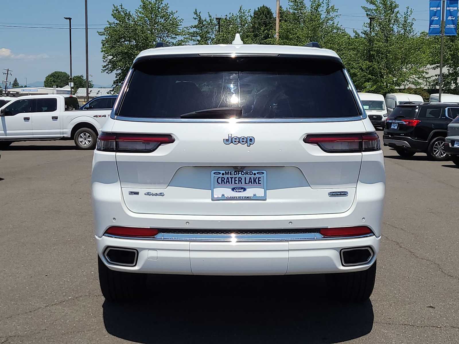 2022 Jeep Grand Cherokee Overland 13