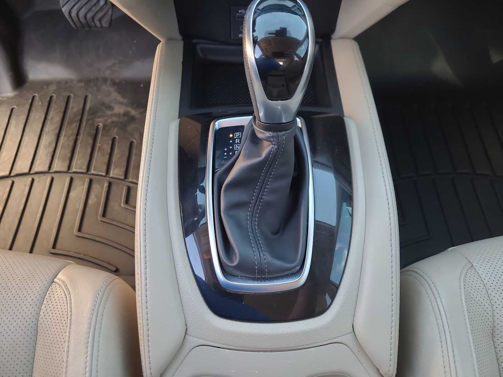 Thumbnail: 2017 Nissan Rogue - 25