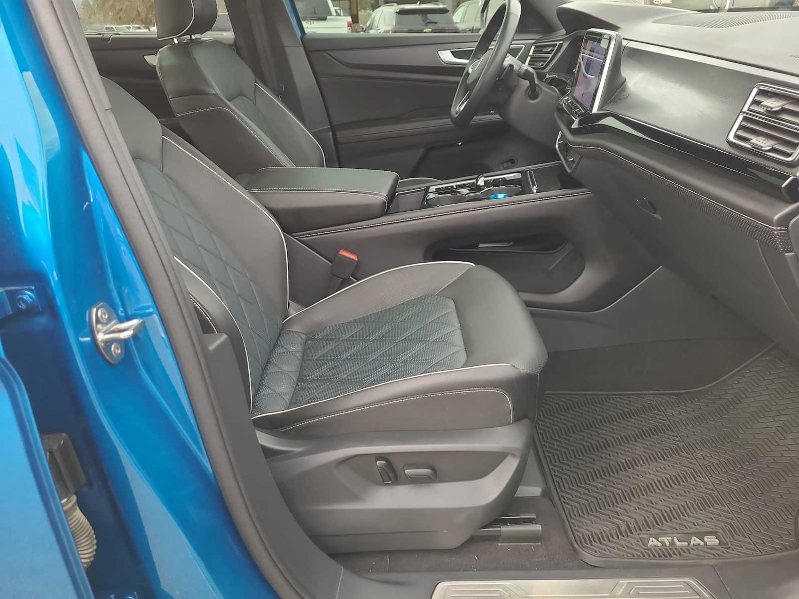 Thumbnail: 2024 Volkswagen Atlas - 22