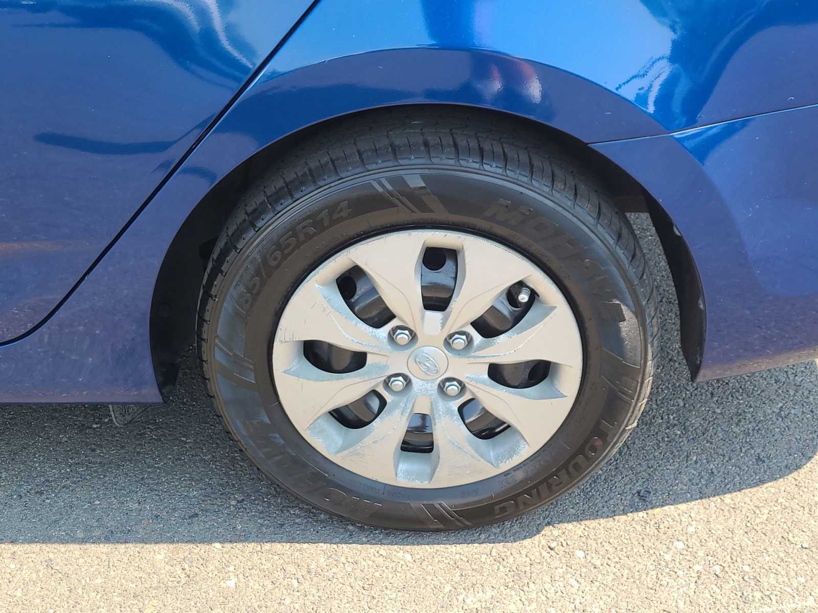 Thumbnail: 2016 Hyundai Accent - 16