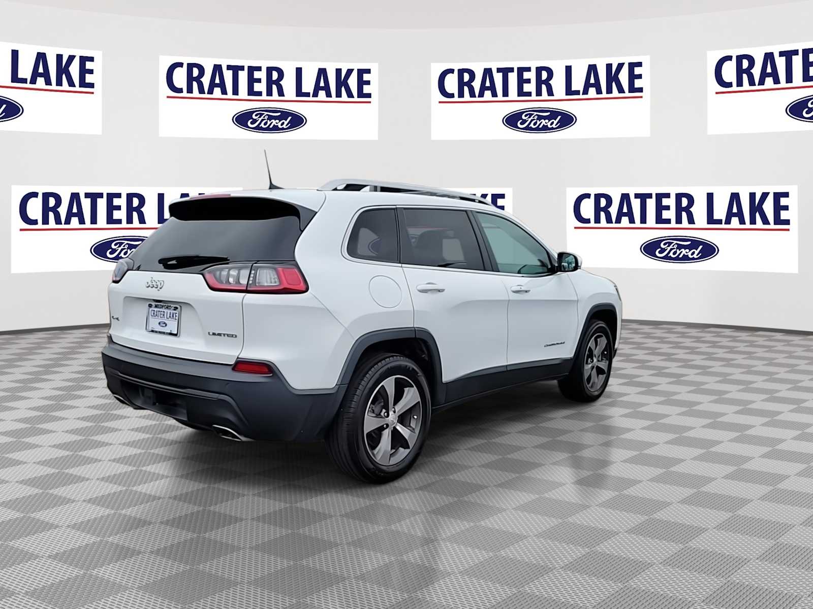 Thumbnail: 2019 Jeep Cherokee - 8