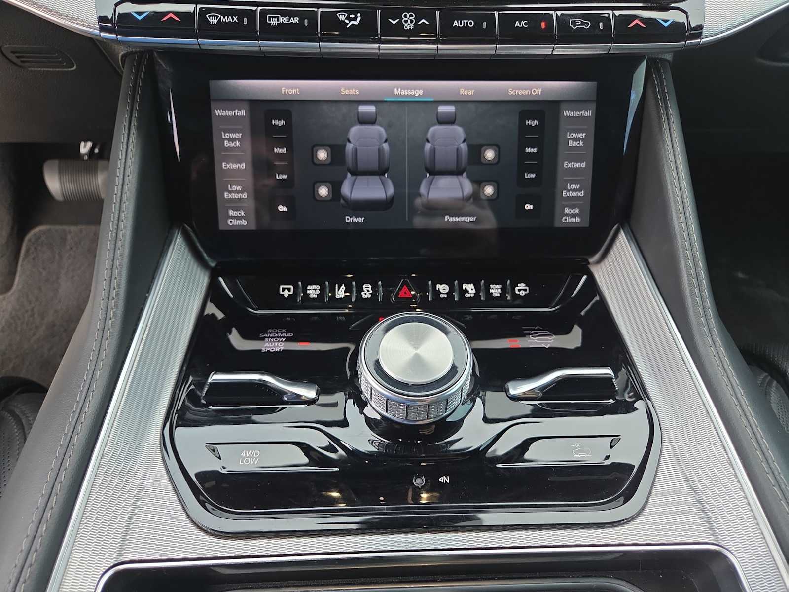 Thumbnail: 2022 Jeep Grand Wagoneer - 25
