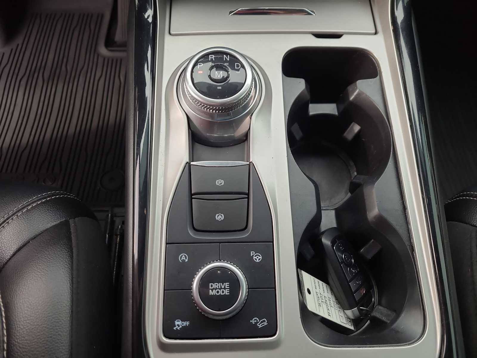 Thumbnail: 2021 Ford Explorer - 25