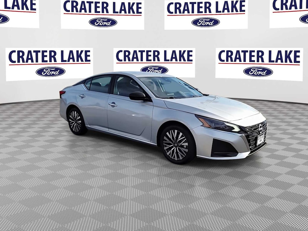 Used 2024 Nissan Altima 2.5 SV Sedan