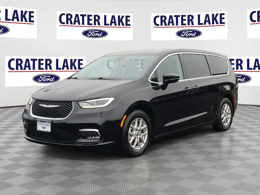 Used 2024 Chrysler Pacifica Touring L Van Passenger Van