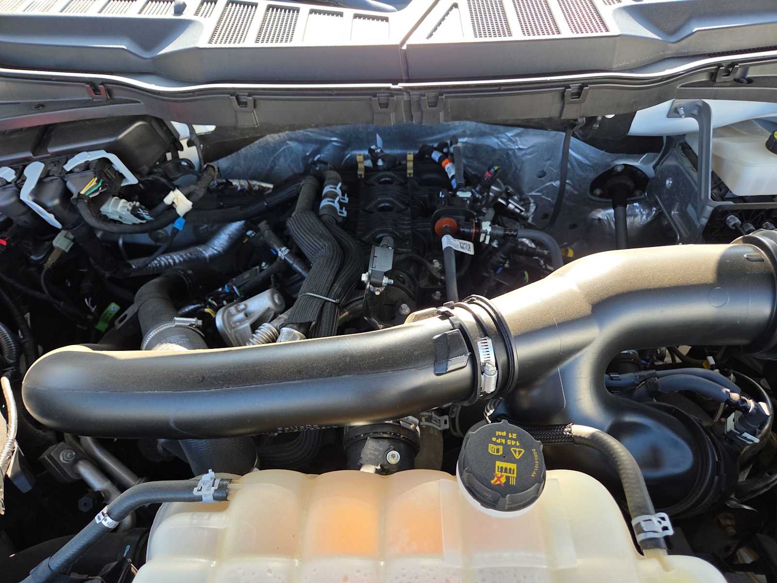 2024 Ford F-150 XLT - Photo 17