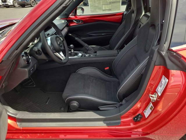 Thumbnail: 2025 Mazda MX-5 Miata - 19