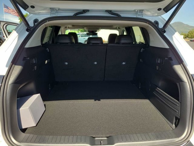 Thumbnail: 2025 Mazda CX-50 - 27