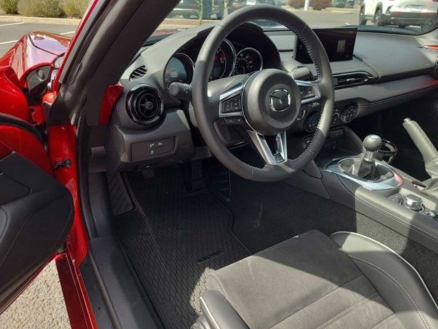 Thumbnail: 2025 Mazda MX-5 Miata - 10