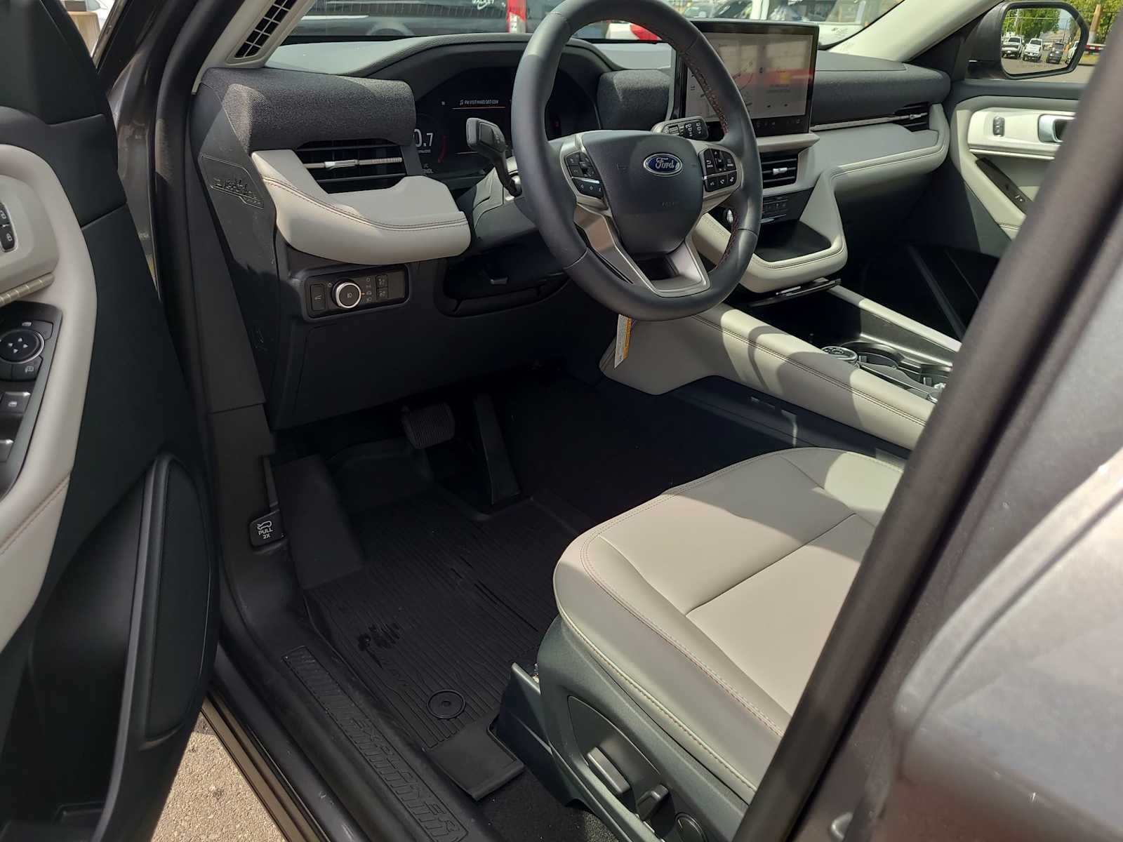 Thumbnail: 2025 Ford Explorer - 10