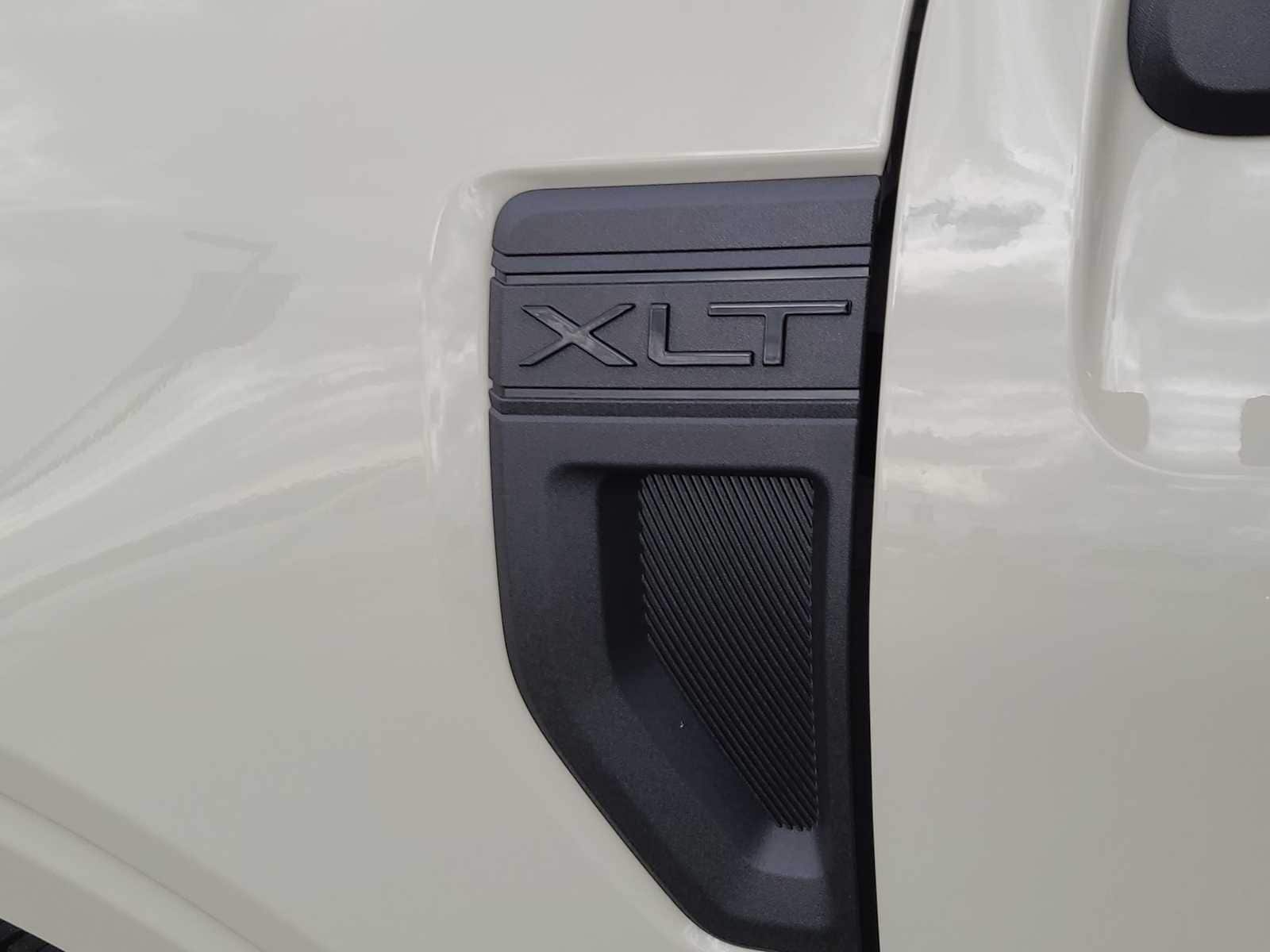 Thumbnail: 2025 Ford Maverick - 15