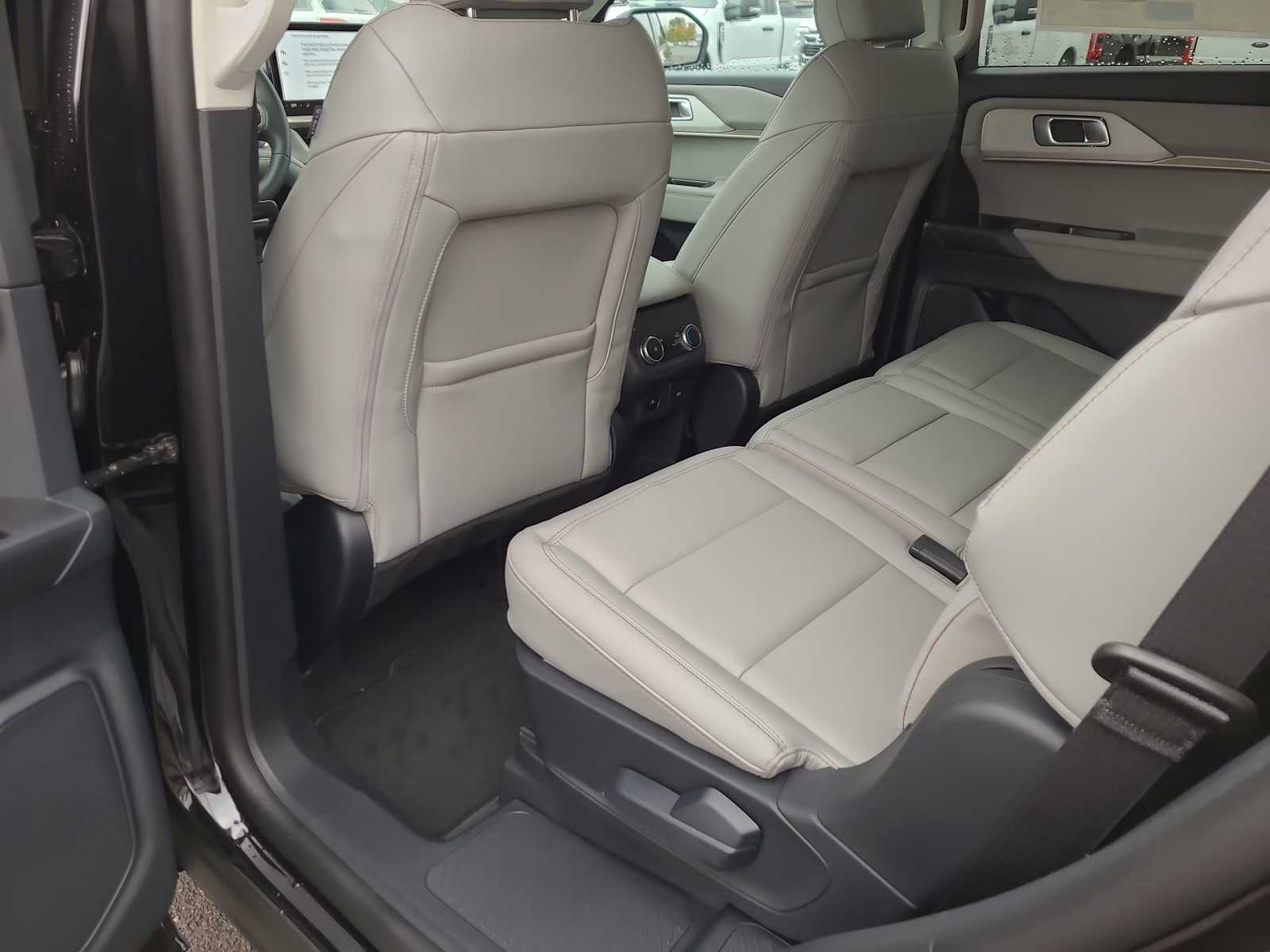 Thumbnail: 2025 Ford Explorer - 20