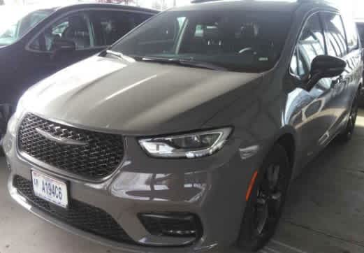 2025 Chrysler Pacifica Limited's photo