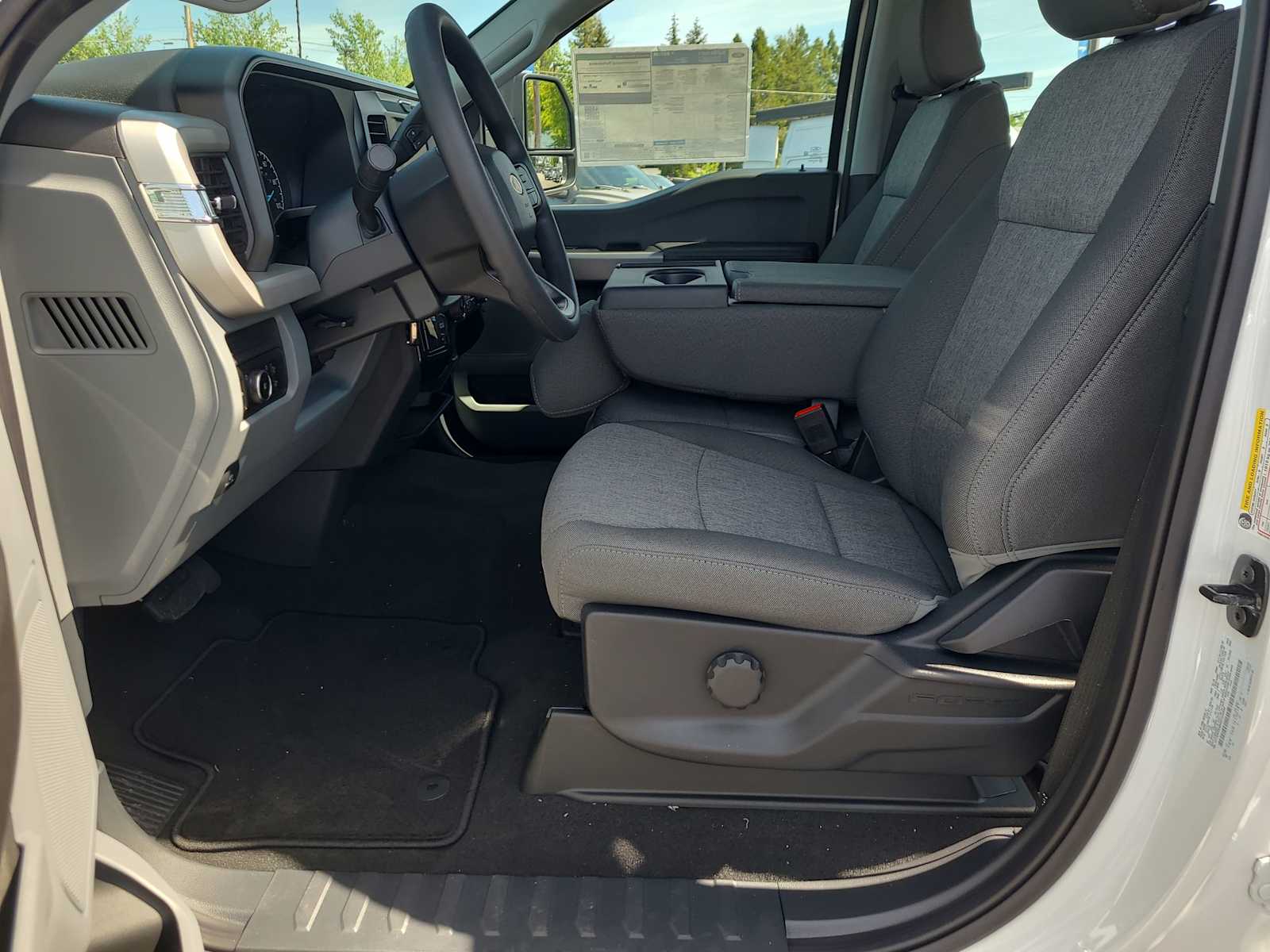 Thumbnail: 2025 Ford F-250 - 19